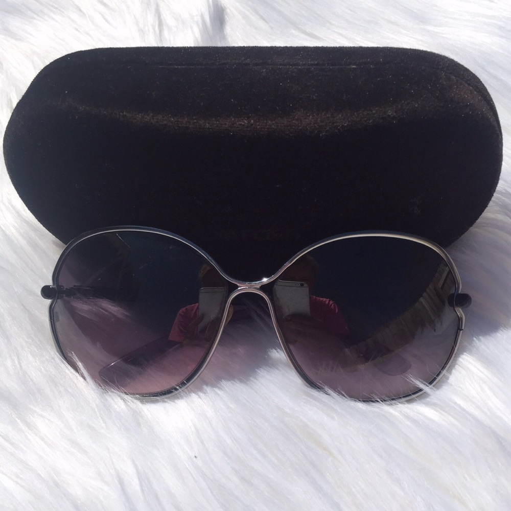 Tom Ford ‘Leila’ Oversized Sunglasses